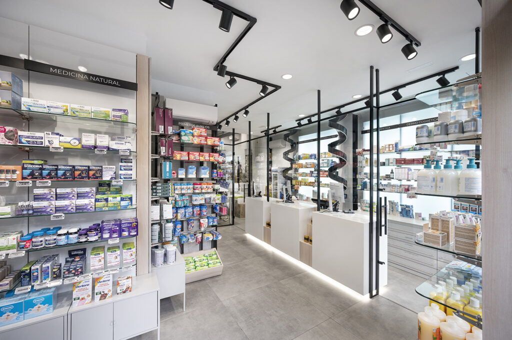 Farmacia urbana pequeña Caridad.