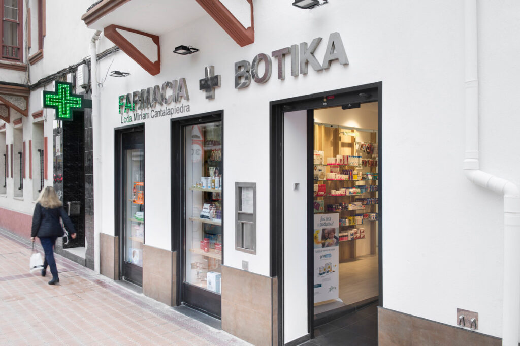Símbolos de farmacia, la cruz verde