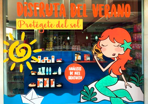 Escaparates de verano en farmacias