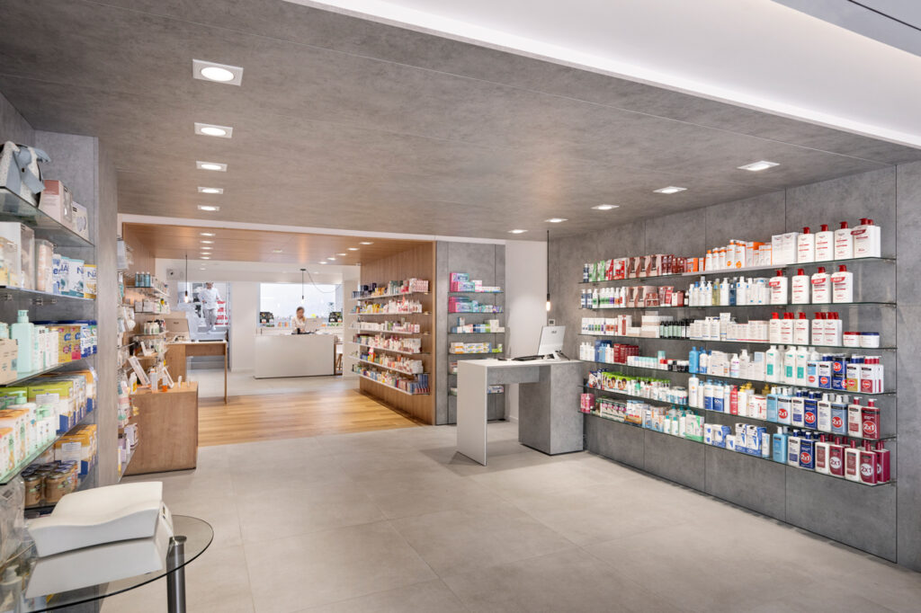 Farmacia minimalista Corona Subirana.