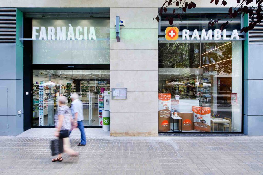 fachada farmacia rambla