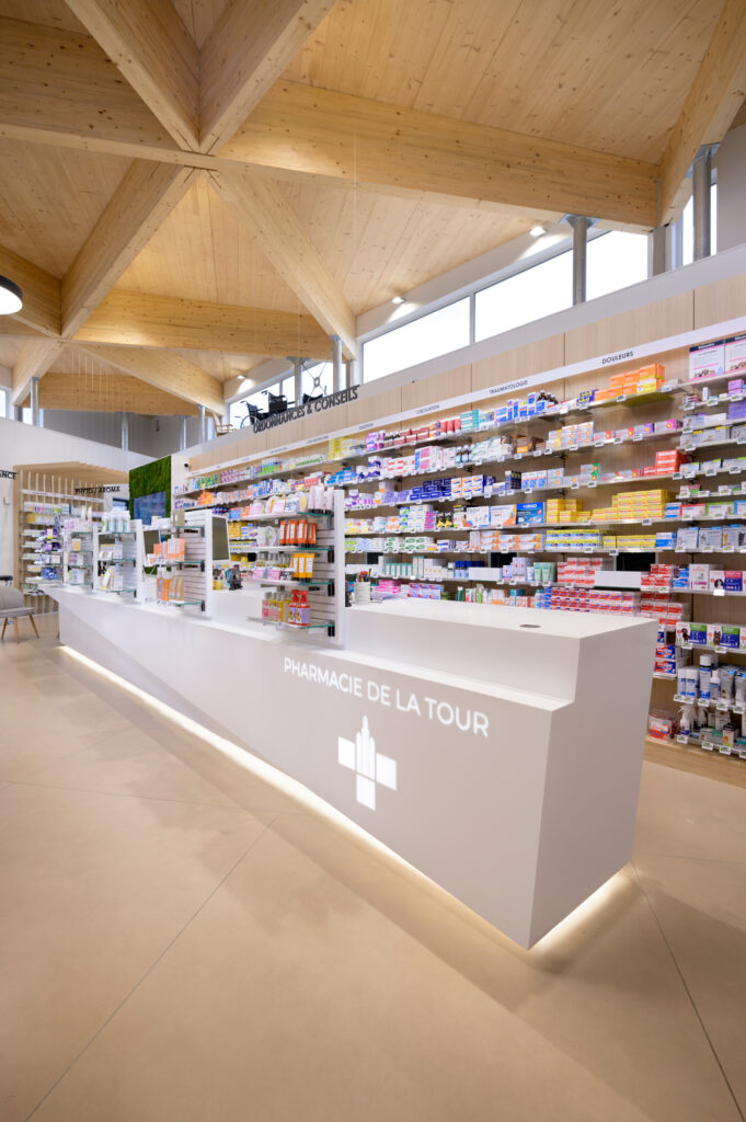 Pharmacie de La Tour.