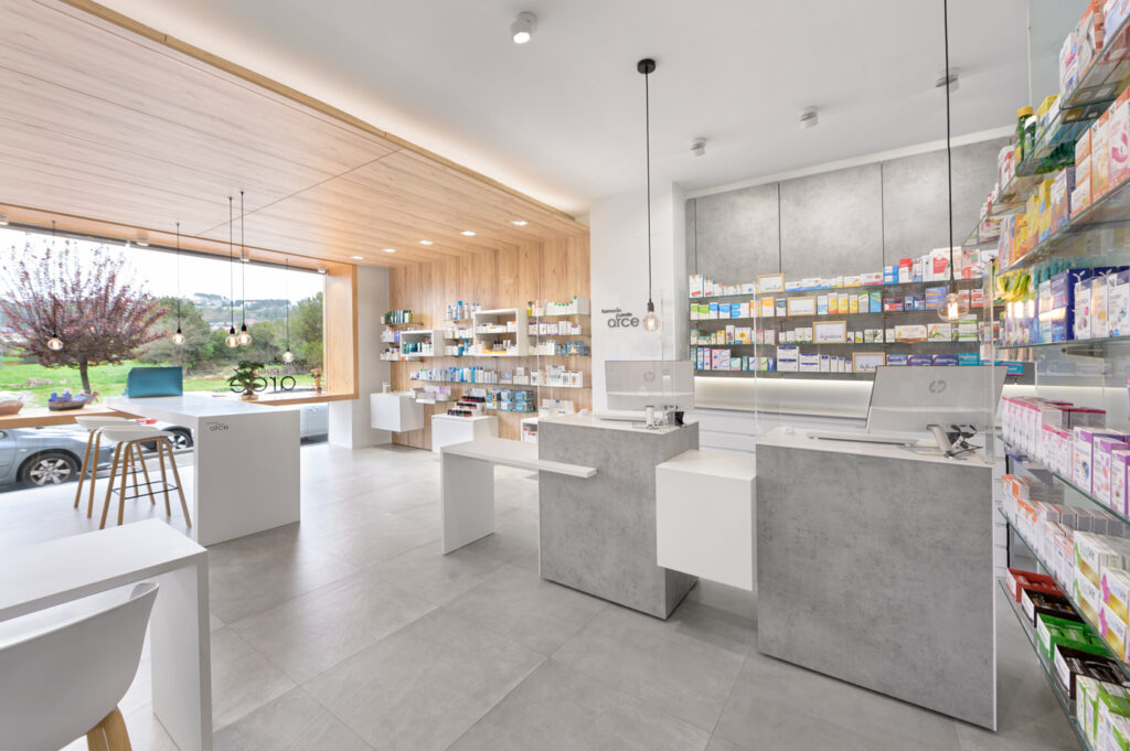 Layout de farmacia Puente Arce, reformada por Inside Pharmacy.